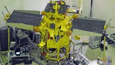 Межпланетная станция Фобос-Грунт перед отправкой на космодром Межпланетная станция Фобос-Грунт перед отправкой на космодром