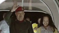 Уго Чавес вернулся на родину после второго этапа химиотерапии на Кубе Уго Чавес вернулся на родину после второго этапа химиотерапии на Кубе