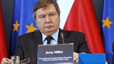 Глава МВД Польши Ежи Миллер во время комиссии по расследованию катастрофы самолета польского президента Глава МВД Польши Ежи Миллер во время комиссии по расследованию катастрофы самолета польского президента