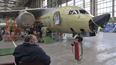 Сборка Ан-148 на Воронежском авиазаводе, архивное фото Сборка Ан-148 на Воронежском авиазаводе, архивное фото