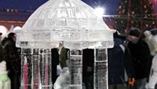 Сказочные фигуры из снега и льда украсили главную площадь Костромы Сказочные фигуры из снега и льда украсили главную площадь Костромы