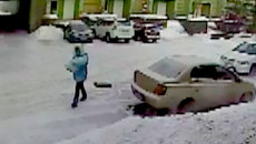 Камеры наблюдения зафиксировали, как из больницы похитили ребенка Камеры наблюдения зафиксировали, как из больницы похитили ребенка