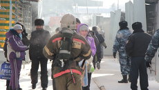Сотрудник пожарной службы МЧС Республики Казахстан. Архивное фото Сотрудник пожарной службы МЧС Республики Казахстан. Архивное фото