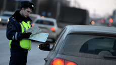 Рейд ГИБДД по выявлению нетрезвых водителей. Архивное фото Рейд ГИБДД по выявлению нетрезвых водителей. Архивное фото