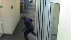 ФБР обнародовало записи камер наблюдения с вашингтонским стрелком ФБР обнародовало записи камер наблюдения с вашингтонским стрелком