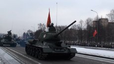 Историческая и современная бронетехника вышла на парад в Петербурге Историческая и современная бронетехника вышла на парад в Петербурге