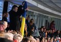 Президент Украины Виктор Янукович эмоционально приветствовал украинских спортсменов национальным флагом. Президент Украины Виктор Янукович эмоционально приветствовал украинских спортсменов национальным флагом.