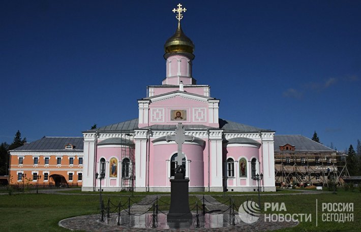 Троице-Одигитриевский ставропигиальный женский монастырь Зосимова Пустынь Троице-Одигитриевский ставропигиальный женский монастырь Зосимова Пустынь